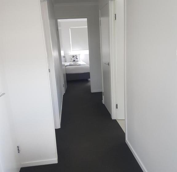 Дом 4 Спальни, Direct Collective Breeze On Brightwater