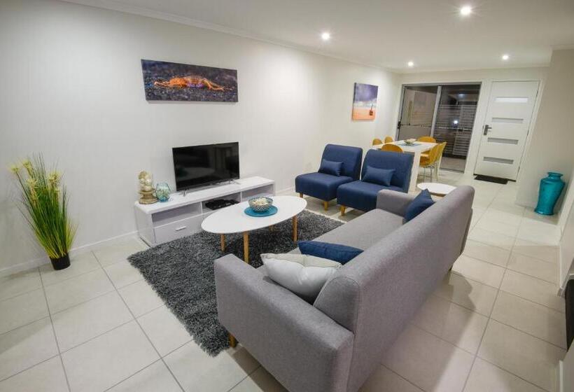 Дом 4 Спальни, Direct Collective Breeze On Brightwater