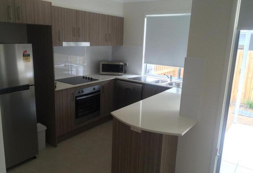 Дом 3 Спальни, Direct Collective Breeze On Brightwater