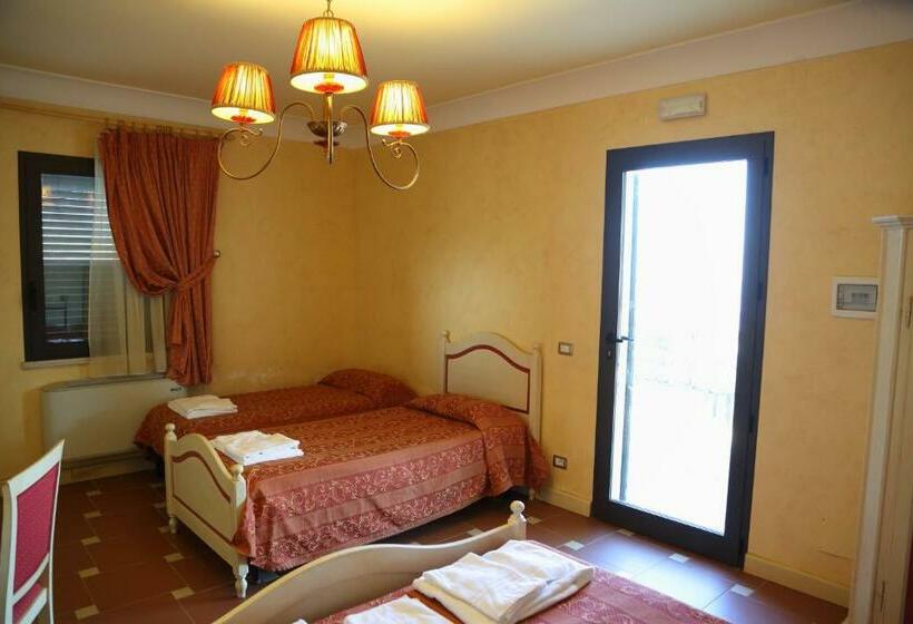 スタンダード４人部屋, Agriturismo Monticelli