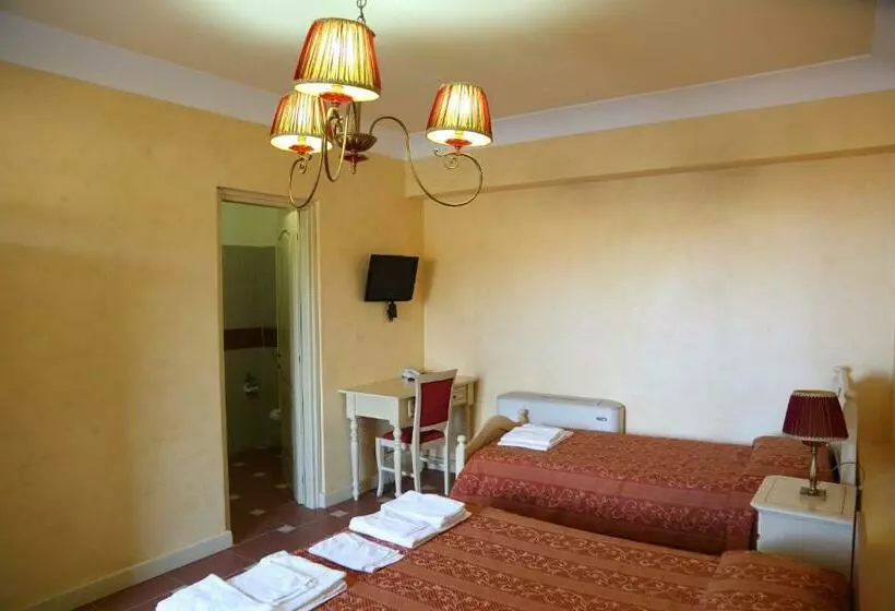 スタンダードトリプルルーム, Agriturismo Monticelli