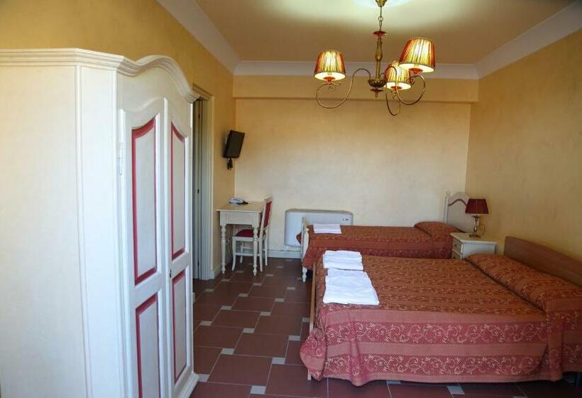 スタンダードトリプルルーム, Agriturismo Monticelli