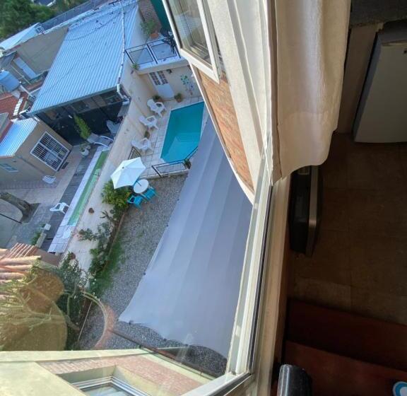 패밀리 방갈로, Altas Cumbres