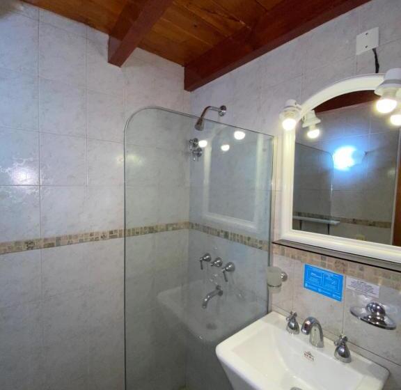 패밀리 방갈로, Altas Cumbres