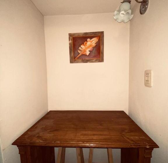 이코노미 룸, Altas Cumbres