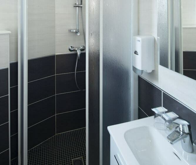 스탠다드 룸, Logis Hôtel Restaurant De France