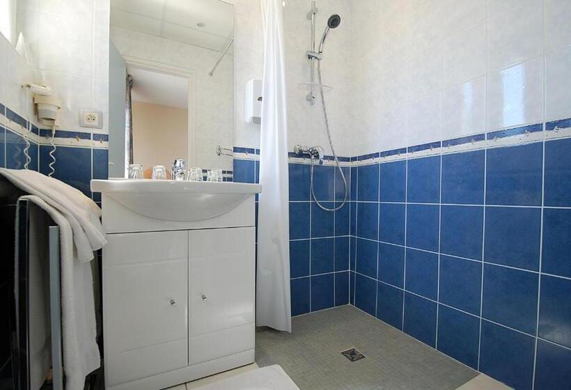 스탠다드 트리플 룸, Logis Hôtel Restaurant De France