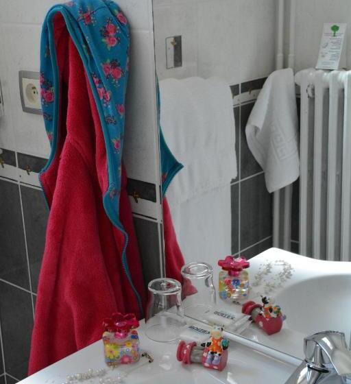 스탠다드 트리플 룸, Logis Hôtel Restaurant De France