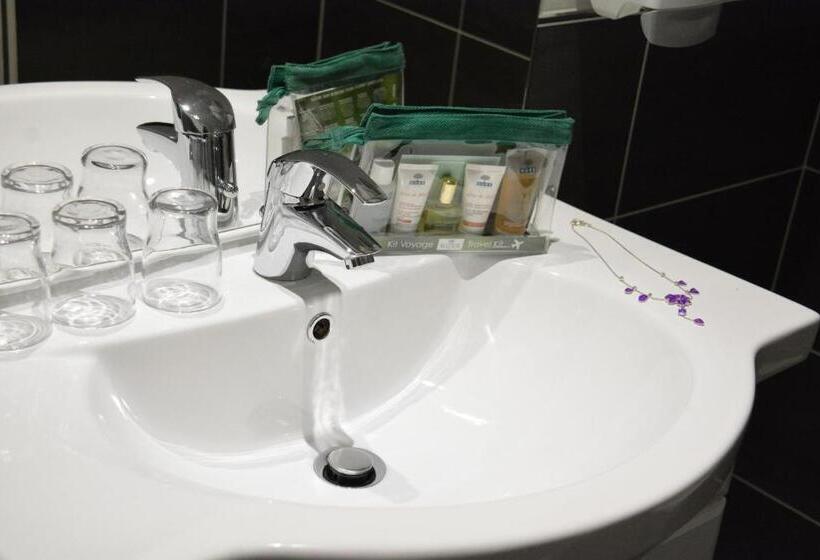 4인용 스탠다드 룸, Logis Hôtel Restaurant De France