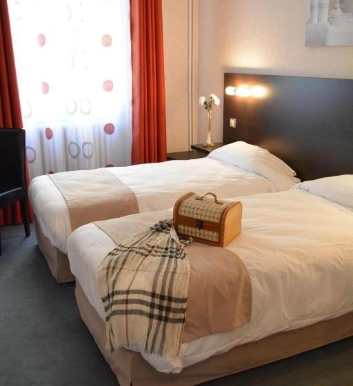 Четырехместный Номер Стандарт, Logis Hôtel Restaurant De France
