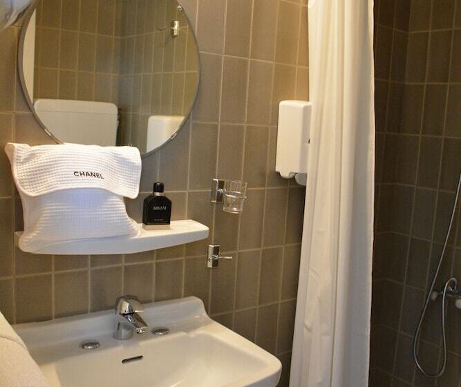 이코노미 룸, Logis Hôtel Restaurant De France