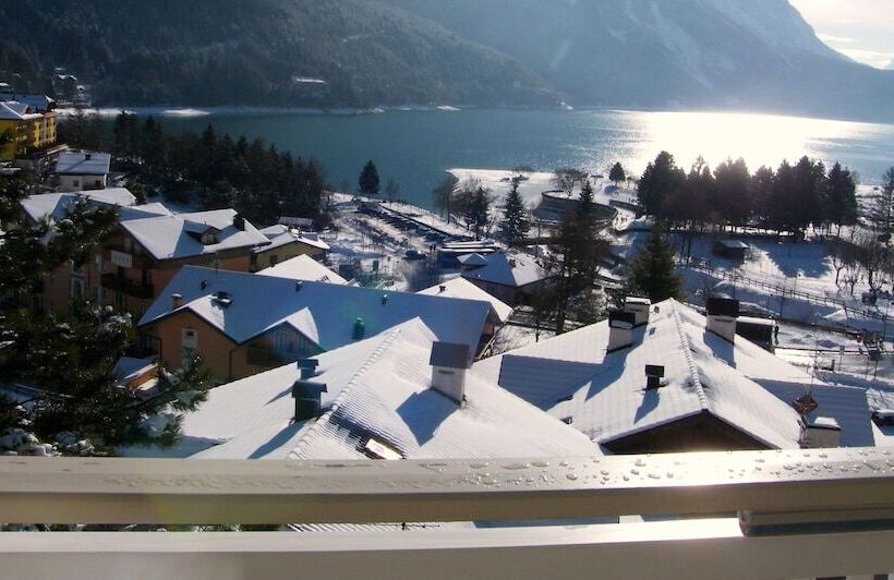 غرفة قياسية مطلّة علي البحيرة, Europa