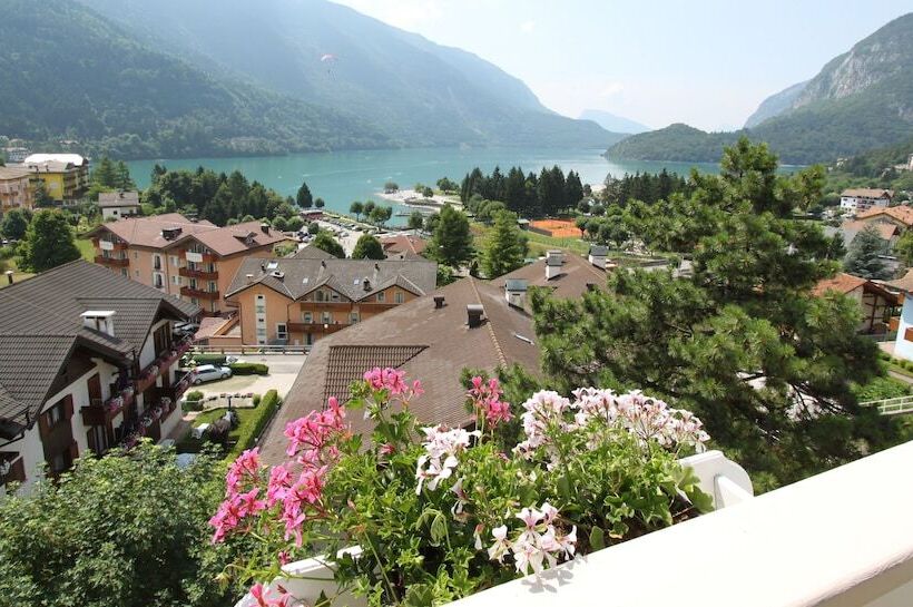 غرفة قياسية ثلاثية, Europa