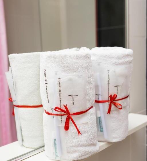 חדר סטודיו סטנדרד, Yan