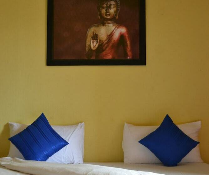 Номер Deluxe, Inthira Thakhek
