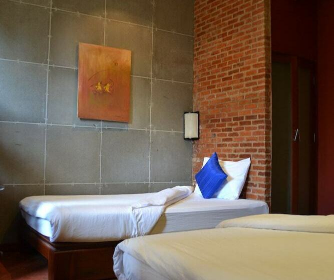 חדר סטנדרט, Inthira Thakhek