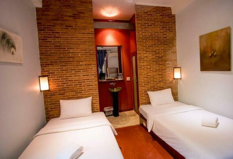 חדר סטנדרט, Inthira Thakhek