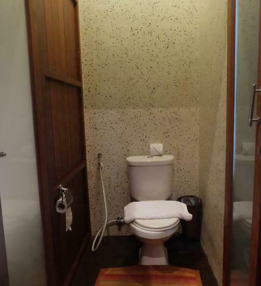 חדר סטנדרט, Inthira Thakhek