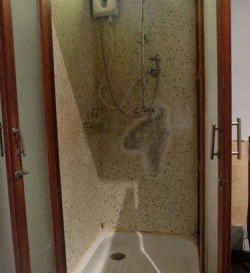 חדר סטנדרט, Inthira Thakhek