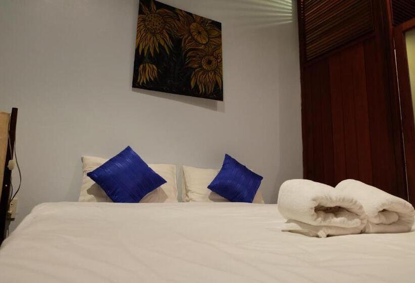 חדר סטנדרט, Inthira Thakhek