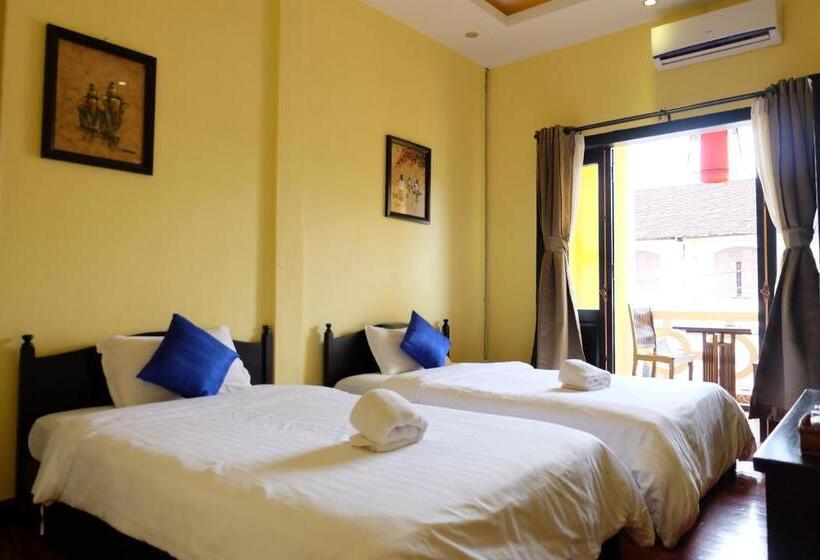 חדר דלוקס, Inthira Thakhek