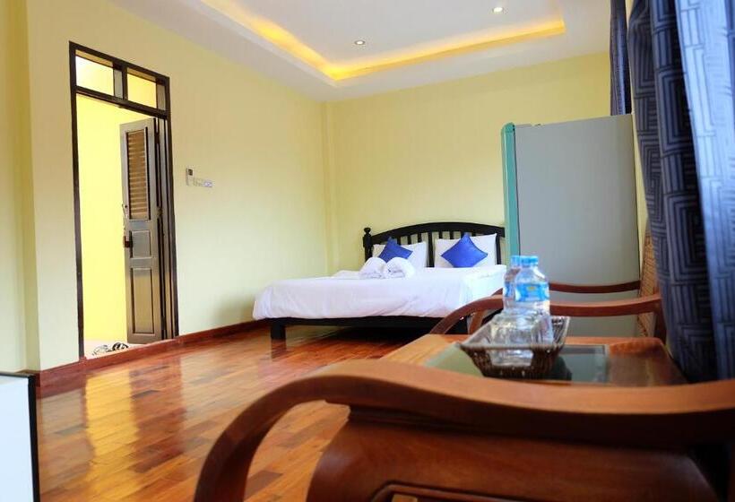 חדר סטנדרט, Inthira Thakhek