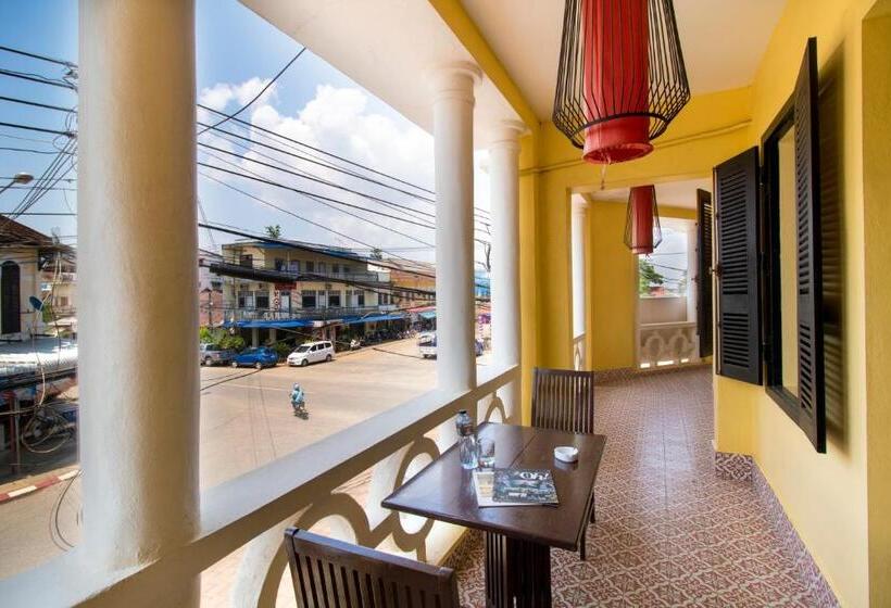 חדר סטנדרט, Inthira Thakhek