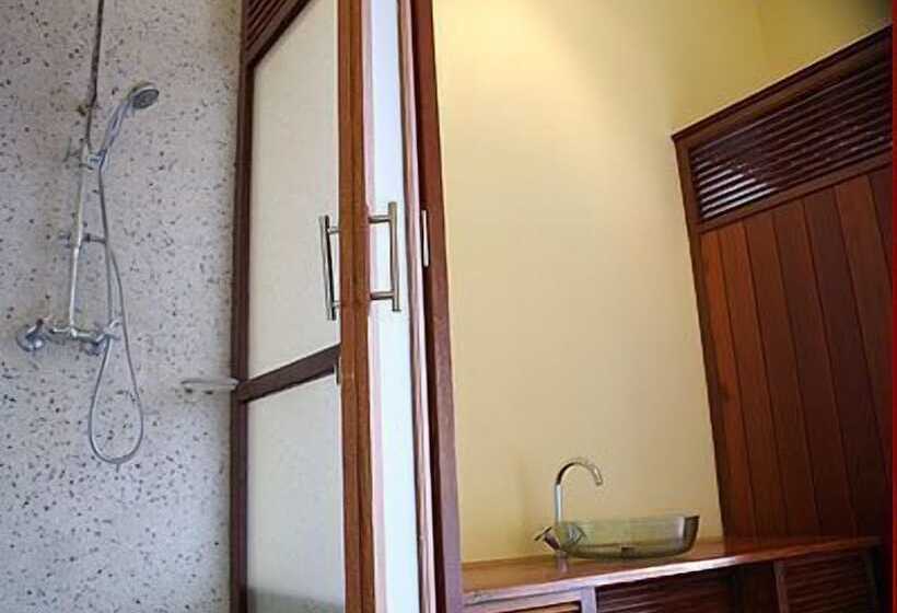 Номер Deluxe, Inthira Thakhek