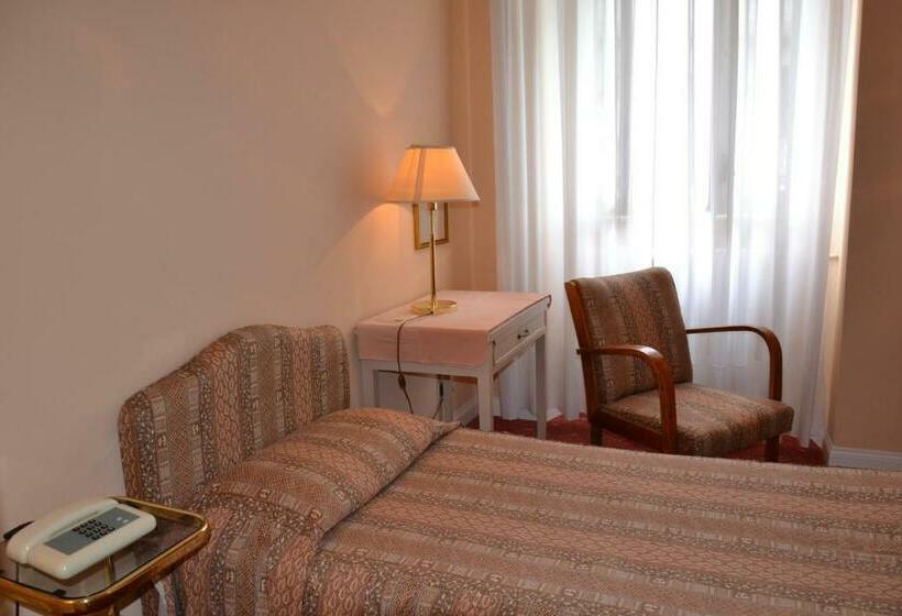 חדר סטנדרט יחיד, Moderno