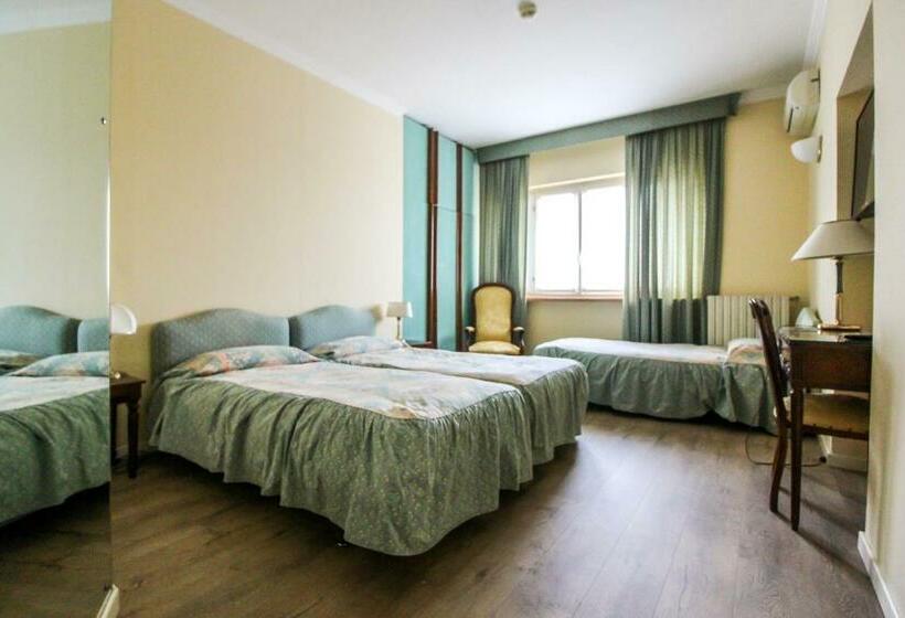 חדר סטנדרט לשלושה, Moderno