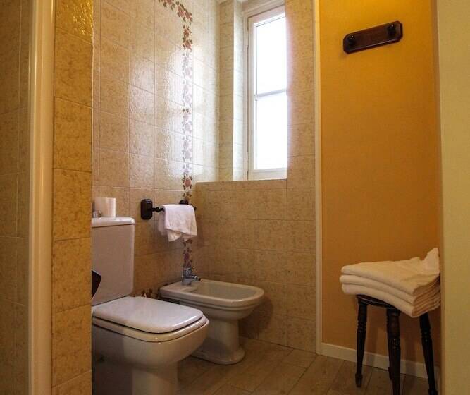 חדר סטנדרט לשלושה, Moderno