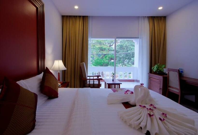 اتاق لوکس با چشم‌انداز شهر, Shadow Angkor Residence