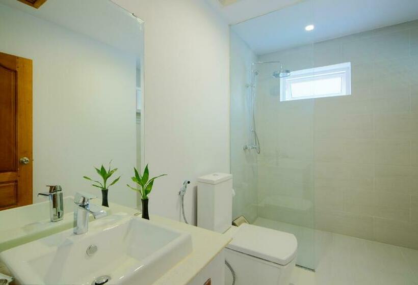 اتاق لوکس با چشم‌انداز شهر, Shadow Angkor Residence
