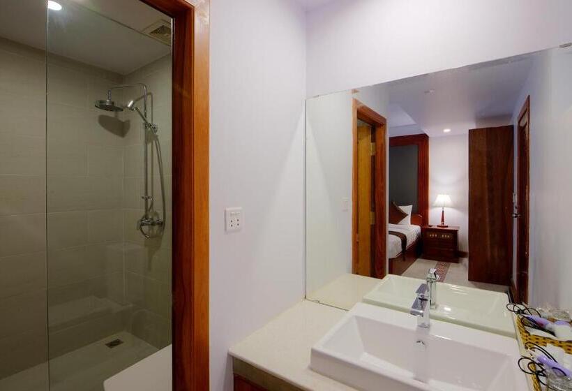 اتاق خانوادگی, Shadow Angkor Residence