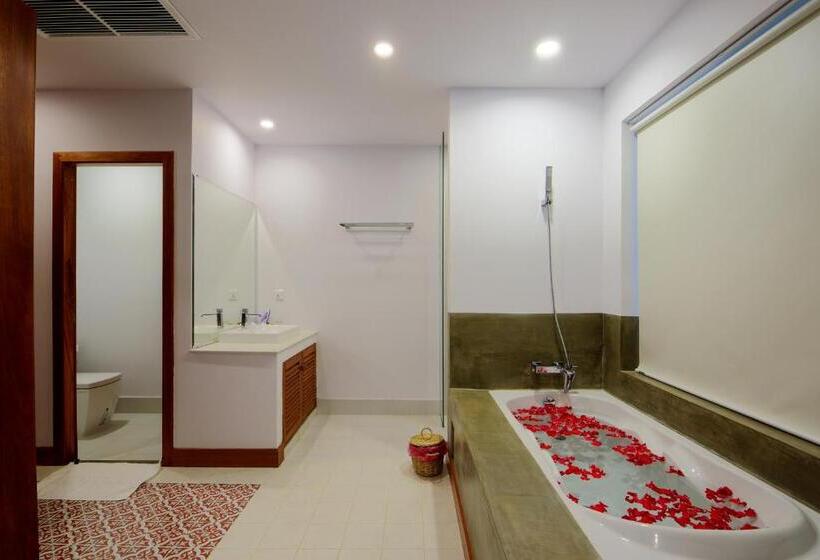 سوئیت با چشم‌انداز رودخانه, Shadow Angkor Residence