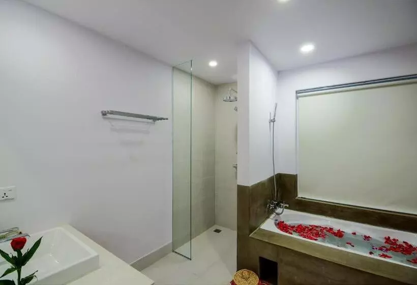 リバービュースイート, Shadow Angkor Residence