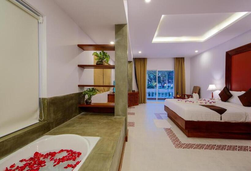 سوئیت با چشم‌انداز رودخانه, Shadow Angkor Residence