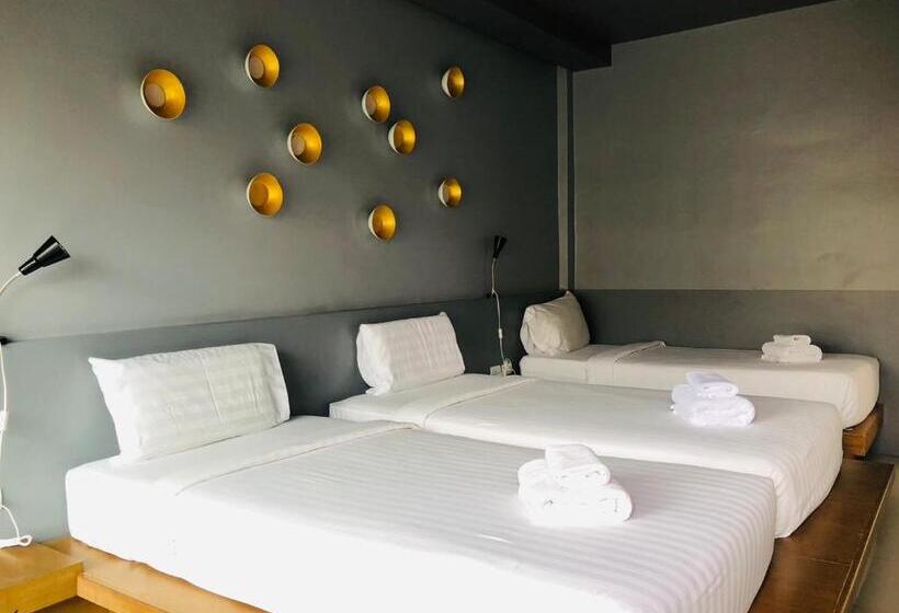 اتاق لوکس سه تخته, The Rubber Hotel Phuket