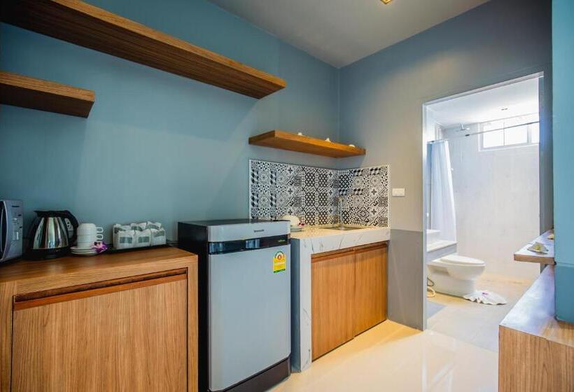 اتاق لوکس سه تخته, The Rubber Hotel Phuket