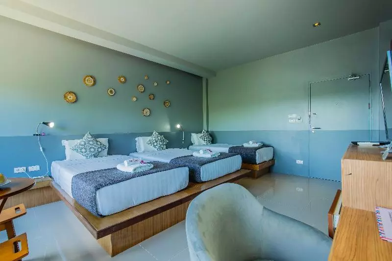 デラックストリプルルーム, The Rubber Hotel Phuket