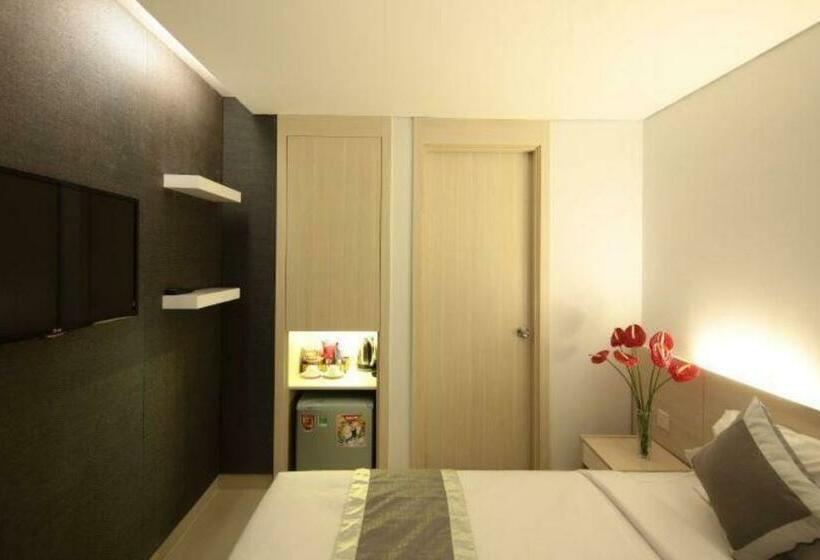 اتاق استاندارد, Tristar