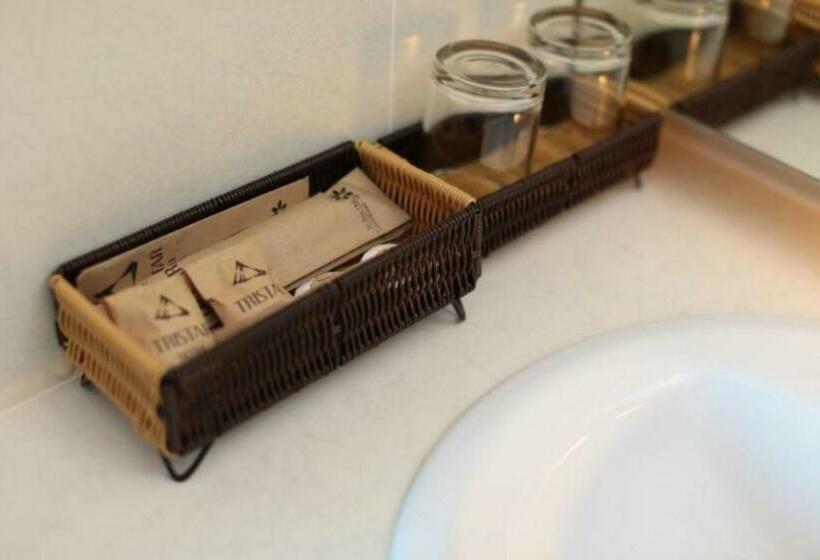 اتاق استاندارد, Tristar