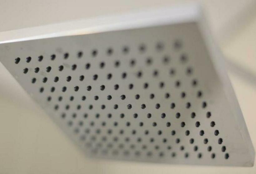 اتاق استاندارد, Tristar