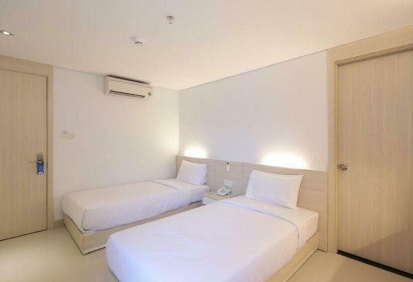 اتاق سوپریور, Tristar