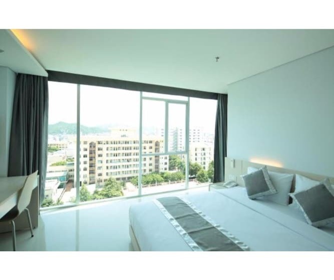 اتاق لوکس, Tristar