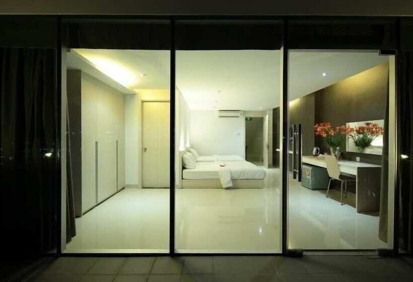 سوییت خانوادگی, Tristar