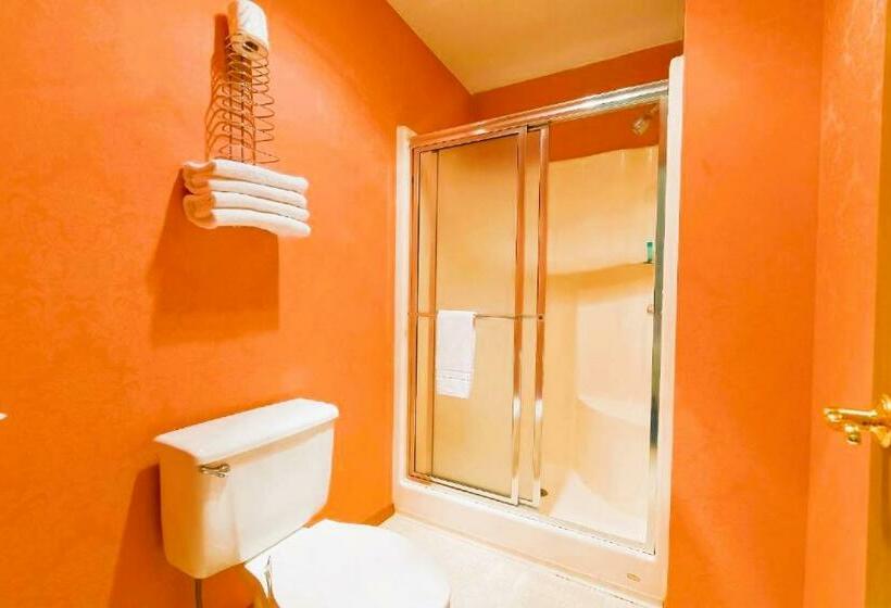 חדר סטנדרט עם מיטת קינג, O Eureka Springs  Christ Of Ozark Area