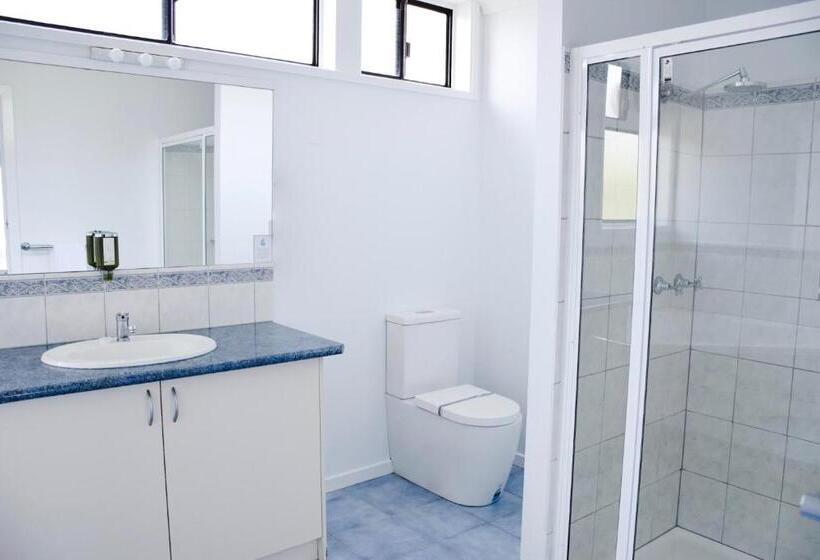 اتاق استاندارد با تخت بزرگ, Eight Spence