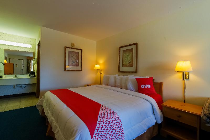 キングサイズベッドのスタンダードルーム, O Eureka Springs  Christ Of Ozark Area