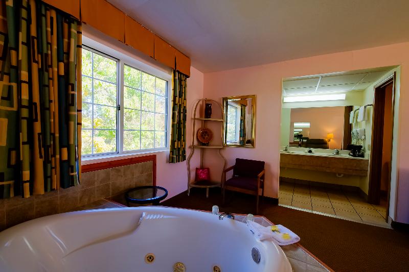 Quarto Estandar Cama King, O Eureka Springs  Christ Of Ozark Area
